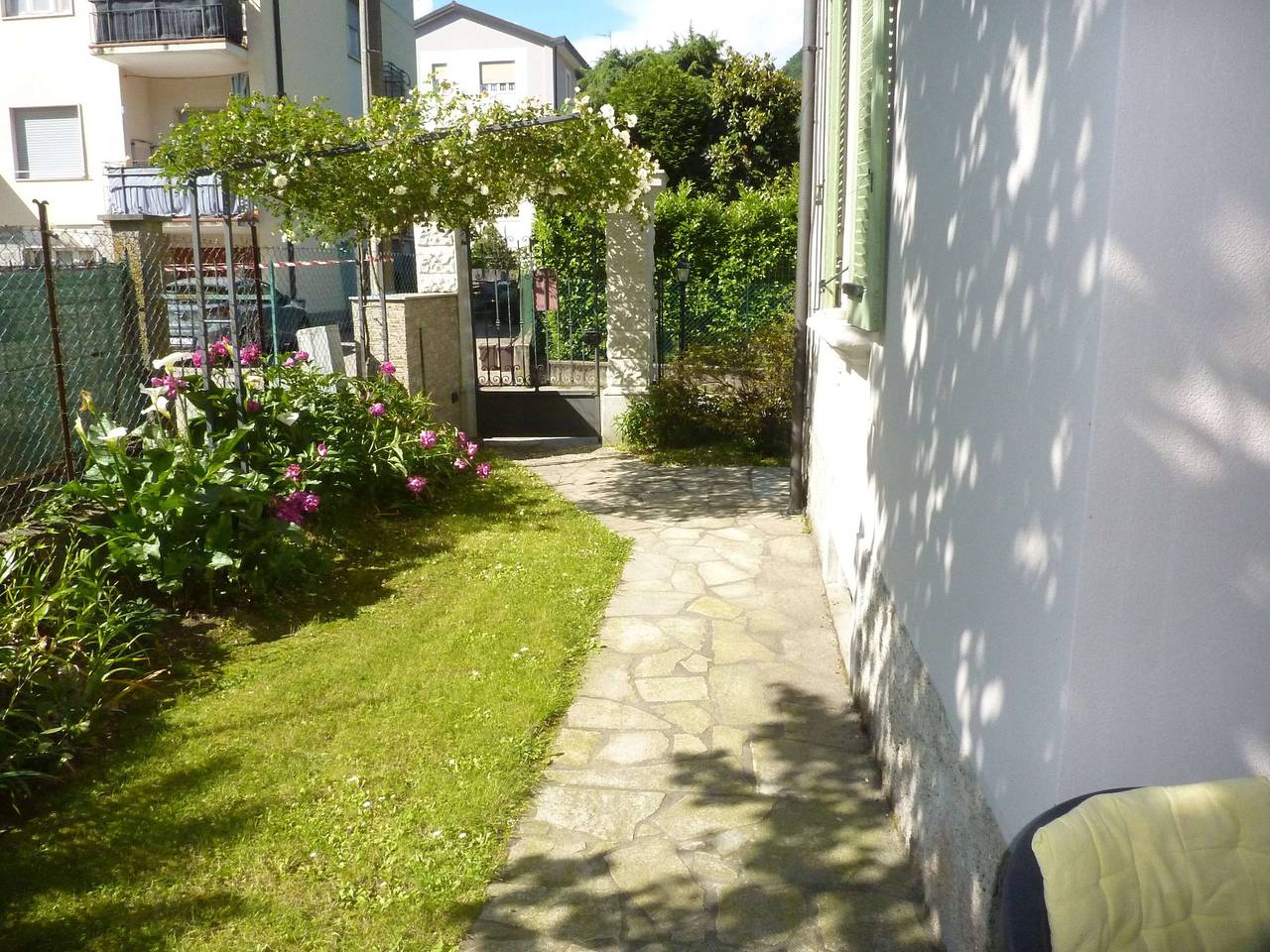 Monolocale intero, Monolocale 'Nocciolo' con Giardino Privato, Wi-Fi e Aria Condizionata in Laveno-Mombello, Lago Maggiore (Lombardia)