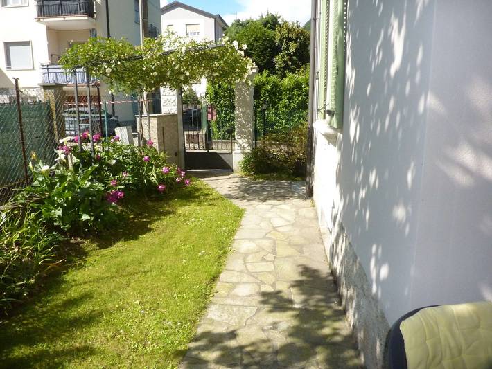 Gîte pour 2 personnes, avec Jardin à Laveno-Mombello - 3