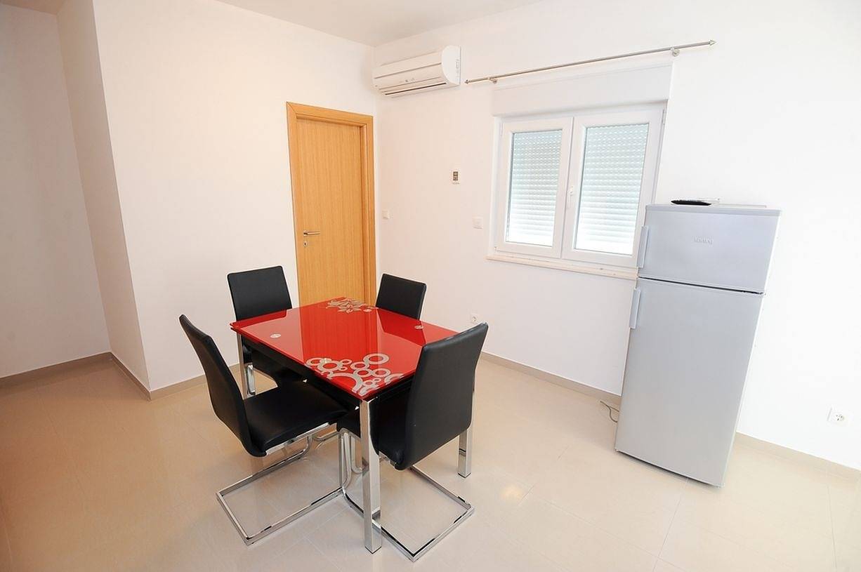 Cały apartament, Ferienwohnung in Podstrana-Sv.Martin mit Meerblick, Balkon, Klimaanlage, W-Lan (5117-3) in Podstrana, Żupania splicko-dalmatyńska
