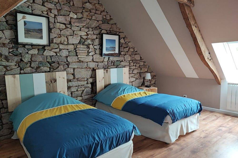 Gîte Paimpol 4**** proche plages et  Gr34 parc bucolique très calme de 15000m² in Pléhédel, Côte de Goëlo