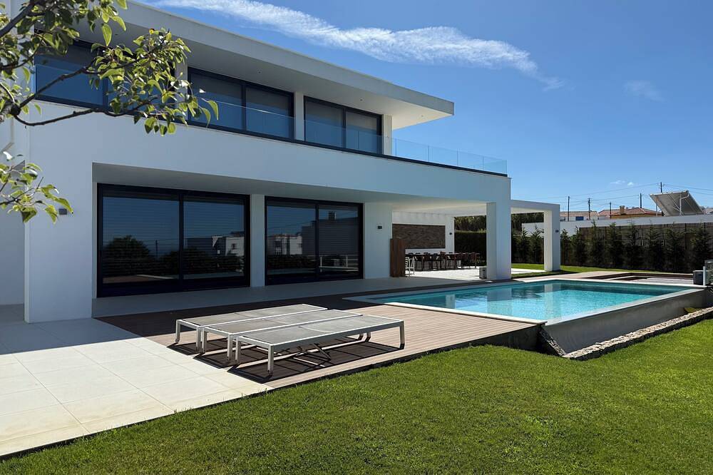 Villa for 12 People in Ericeira, Lisbon District