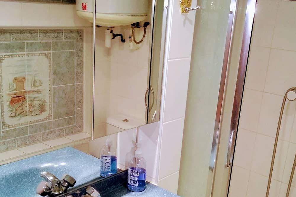 Appartement entier, Joli appartement N° 2, endroit idéal Paris, Disneyland, Versailles in Alfortville, Val-de-Marne