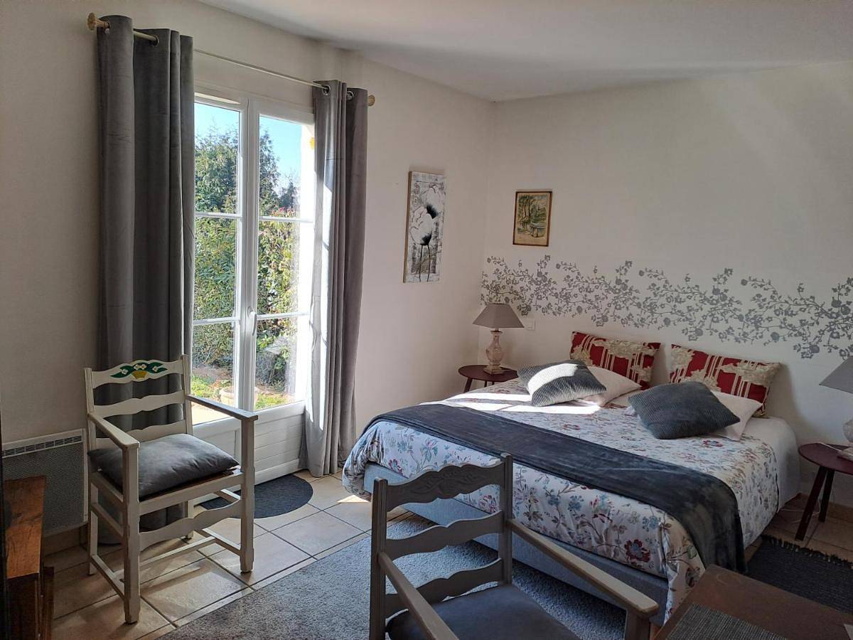 Double Room with Garden View in Montépilloy, Oise