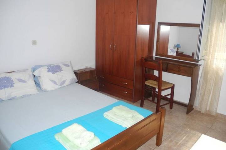 Location de vacances pour 6 personnes, avec piscine ainsi que balcon et jardin dans Almirida - 4