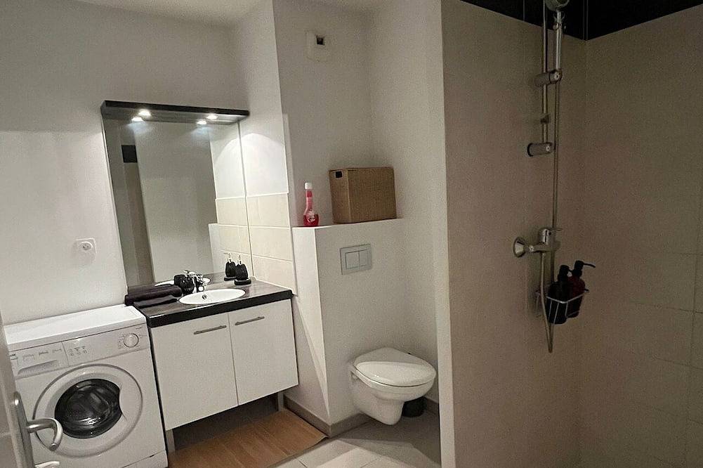 Appartement entier, Apparemment Cosy Avec Jacuzzi in Pierre-Bénite, Lyon et ses environs