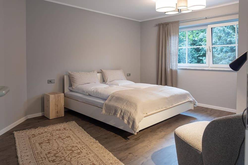 Ganze Wohnung, Schmalfelden No. 95  mit Spa-Oase im Wohnzimmer:  Kompakt-Sauna, Ruheliegen und Kamin. Eingezäunter Garten mit toller Veranda! in Schrozberg, Hohenlohe