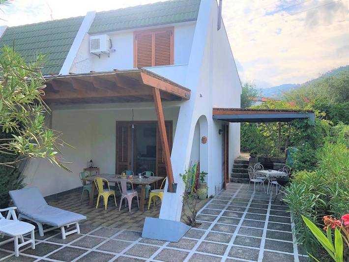 Casa vacanza per 5 persone, con giardino e panorama - 1