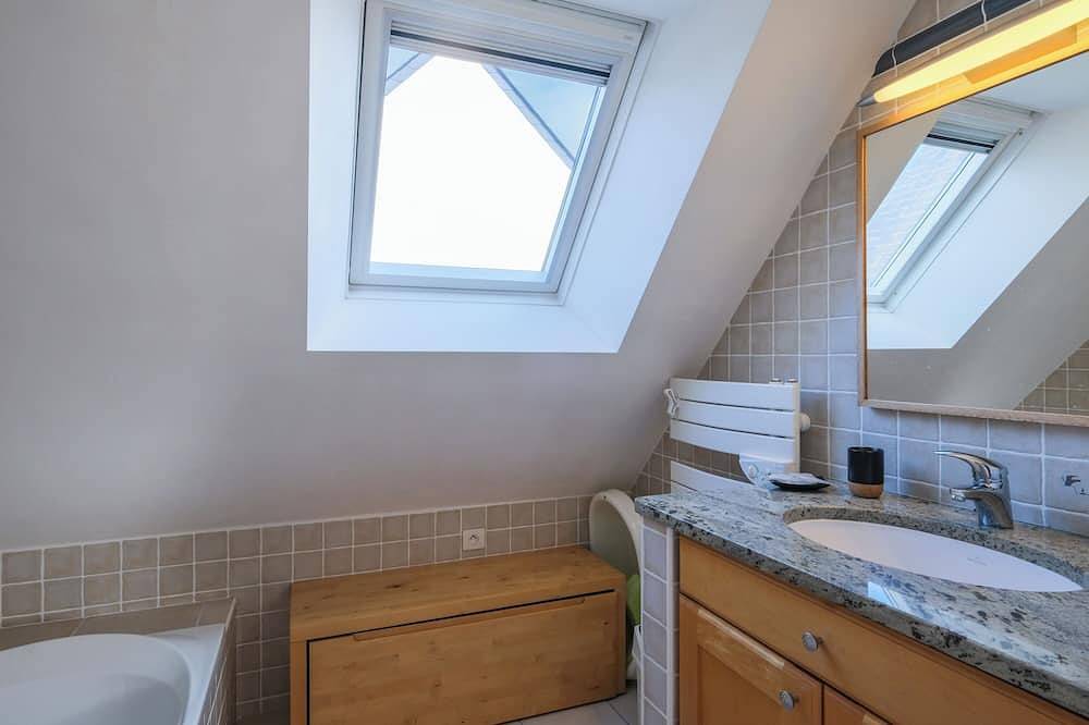 Appartement entier, Bord de mer : 67 m2, jardin clos,  .Label 3 clés (Clévacances),  animaux admis, in Piriac-sur-Mer, Côte d'Amour
