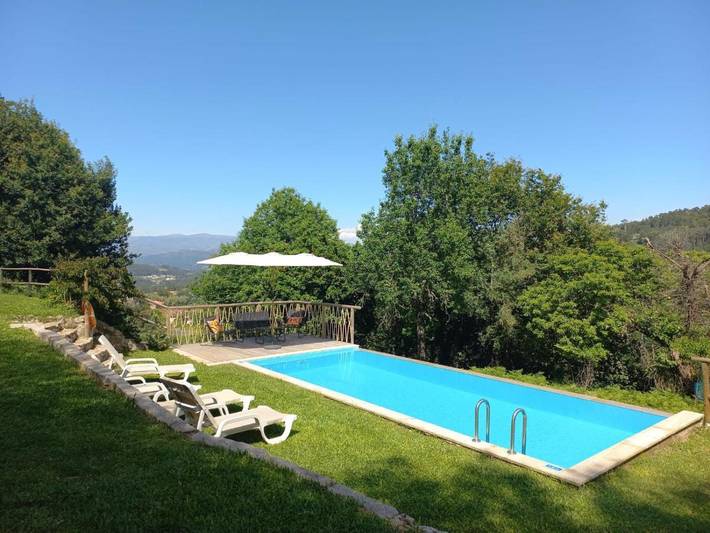 Location de vacances pour 4 personnes, avec jardin ainsi que vue et piscine, animaux acceptés dans Ponte da Barca - 2