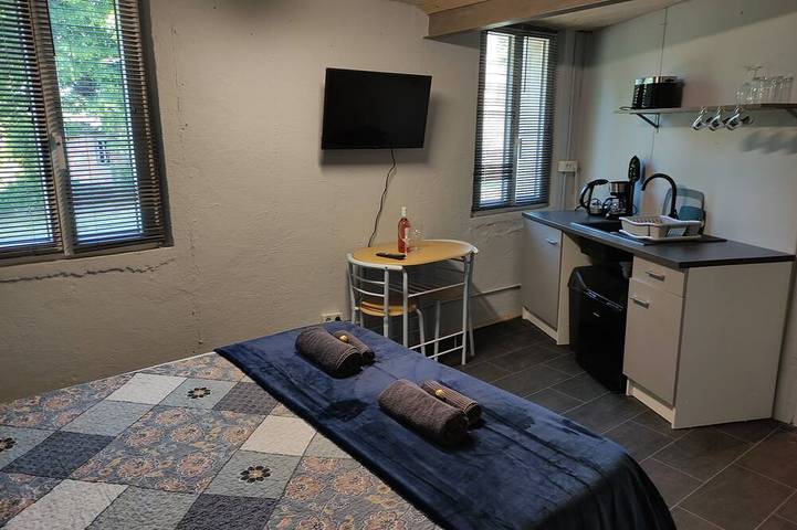 Gîte pour 2 personnes, avec jardin à Pionsat - 3