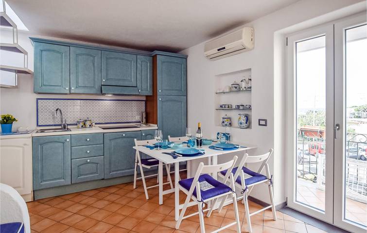 Ganze Ferienwohnung, Apartment mit Meerblick, Terrasse und WiFi in Forio, Ischia