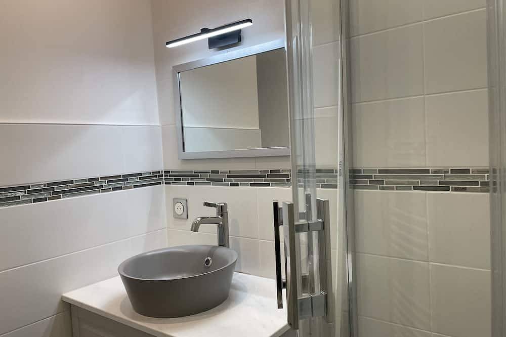 Entire apartment, Les Pieds Dans L'Eau - direct access to the sea in Saint-Aubin-sur-Mer (Calvados), Caen region