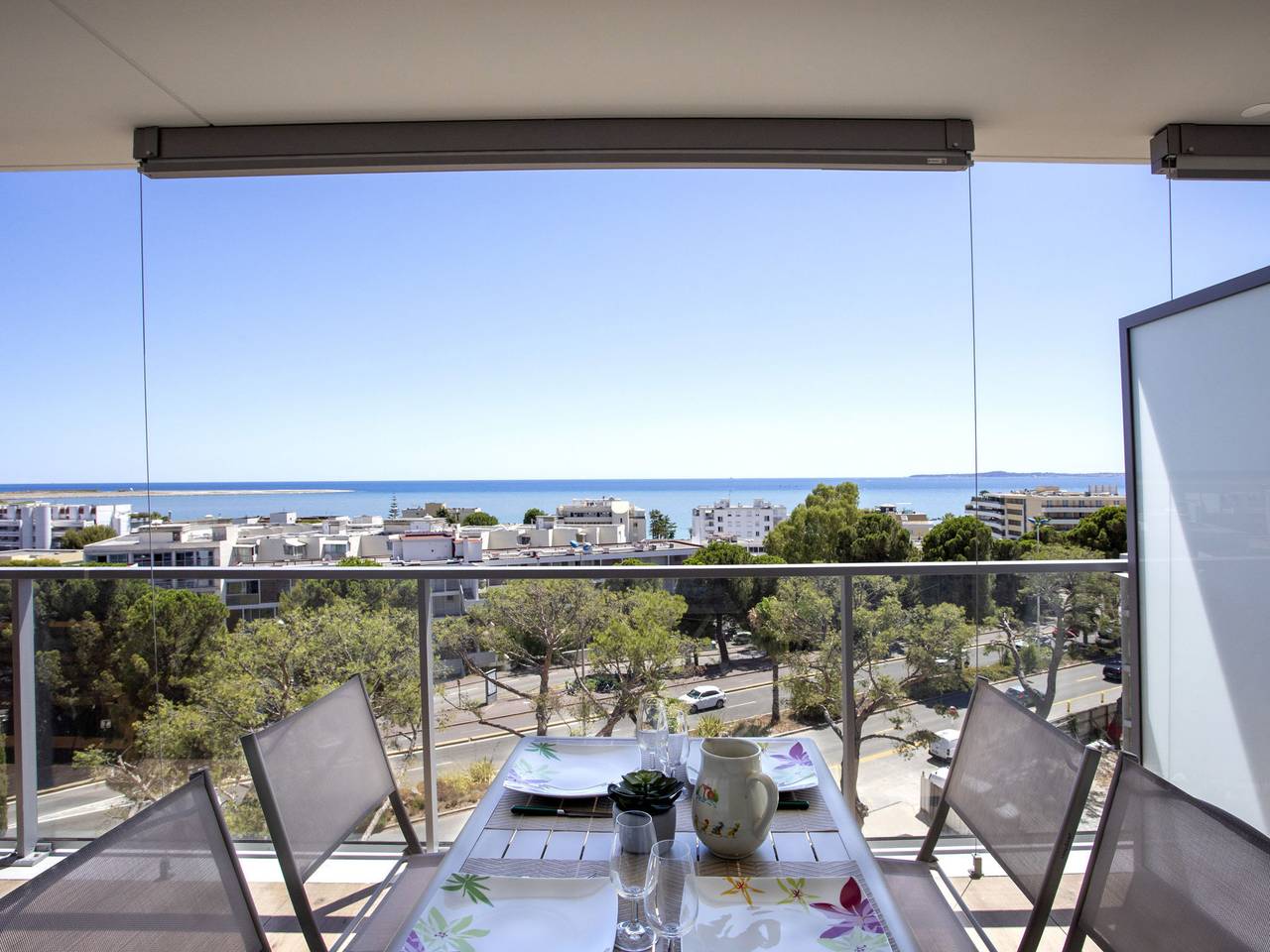 Apartamento entero, Seaside View in Saint-Laurent-du-Var, Region de Cannes