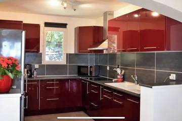 Location de vacances pour 16 personnes, animaux acceptés à Marsaneix