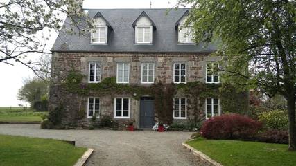 Gîte pour 12 personnes, avec jardin et vue à Vassy