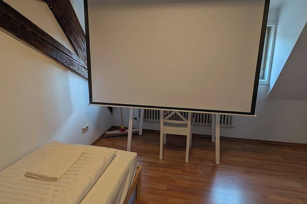 Ganze Wohnung, Einbettzimmer im historischen Fachwerkhaus in Rottenburg, Neckar-Alb