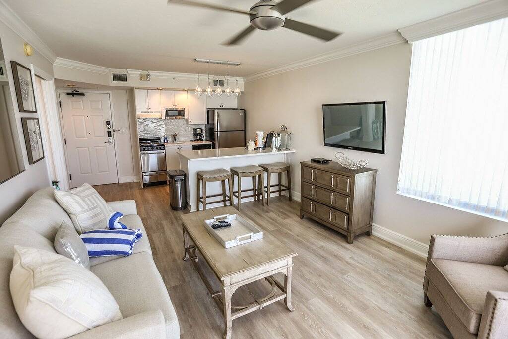 Ganze Wohnung, Lovers Key Resort 403 | Mobility Friendly Oceanfront Condo with Balcony Dining + in Bonita Bay, Bonita Springs