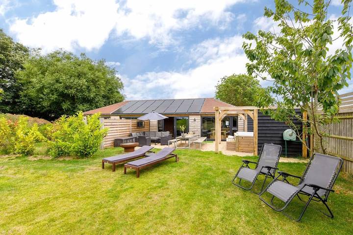 Chalet for 6 people, with garden and hot tub, child-friendly - 1