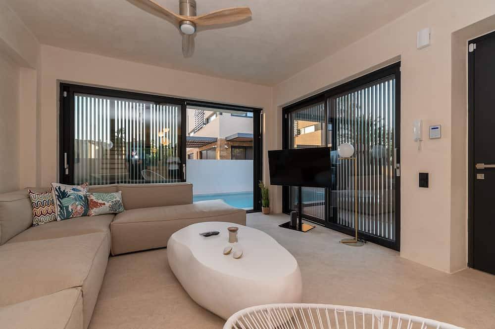 Sithoniars Luxury Three Floors Villa With Private Pool & Garden in Nikiti, Sithonia Peninsula