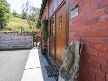 Log Cabin for 2 People in Llangollen, Denbighshire, Photo 1