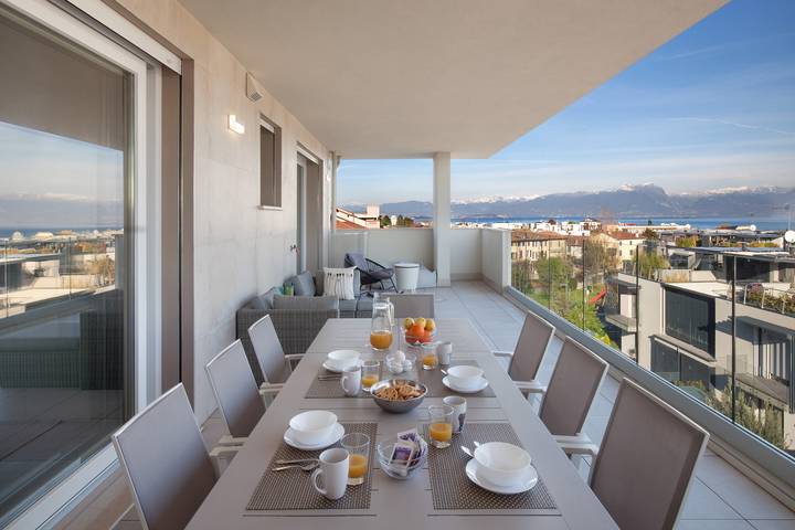 Appartamento per 6 persone, con vista lago e terrazza a San Benedetto (Peschiera del Garda)