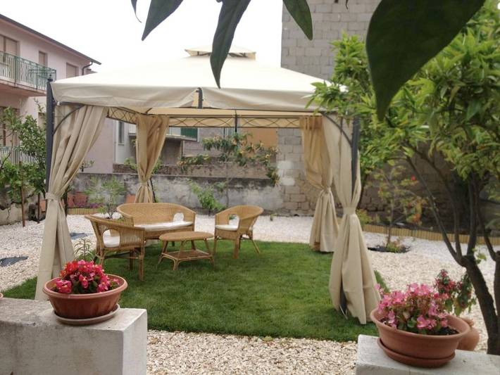 B&b per 3 persone, con Balcone e Terrazza nonché Giardino e Panorama a Oliena
