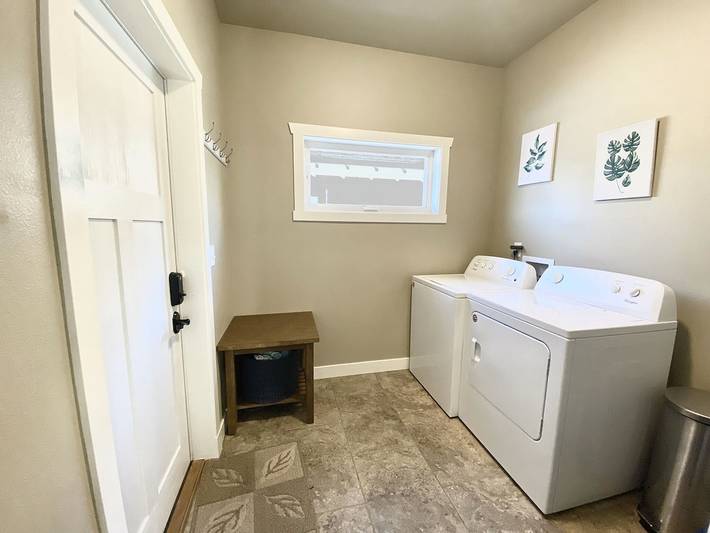 Vacation rental for 10 people, with yard in Spearfish