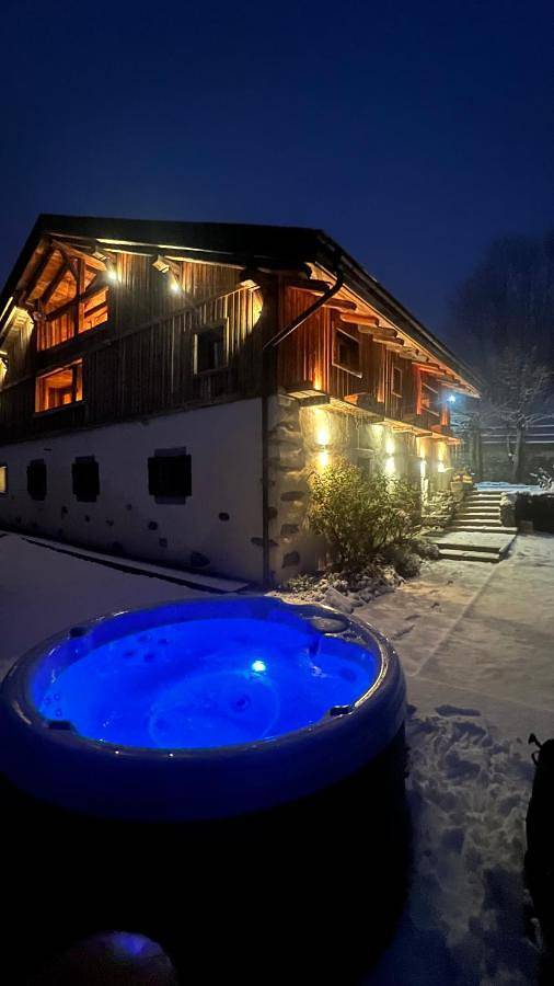 Hôtel pour 2 personnes, avec terrasse ainsi que jacuzzi et sauna