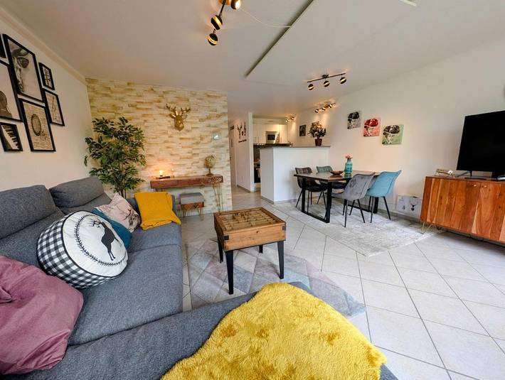 Ferienwohnung für 4 Personen, mit Balkon und Pool sowie Sauna und Ausblick