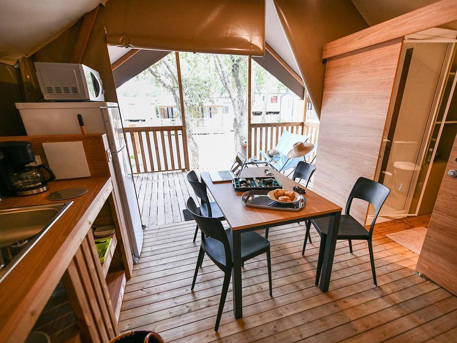 Camping Le Parc de Bormes - Lodge 4 persons - 2 bedrooms in Bormes-les-Mimosas, Toulon region
