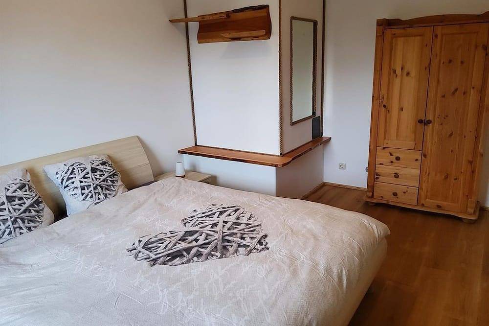 Ganze Wohnung, Strohballenhaus - Ferienwohnung Strohballenhaus Suppes in Hofbieber, Rhön-Hessen