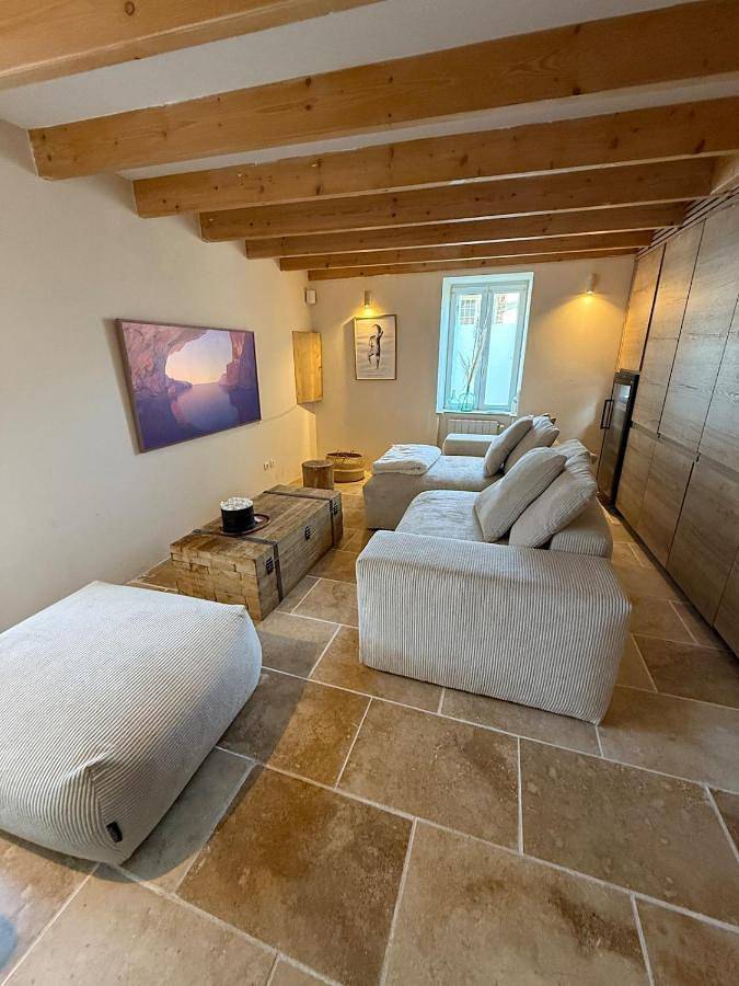 Cocon avec jacuzzi in Périgny, Région de La Rochelle