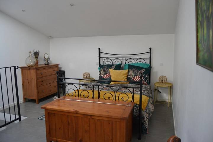 Location de vacances pour 4 personnes, avec vue et jardin à Grambois - 3