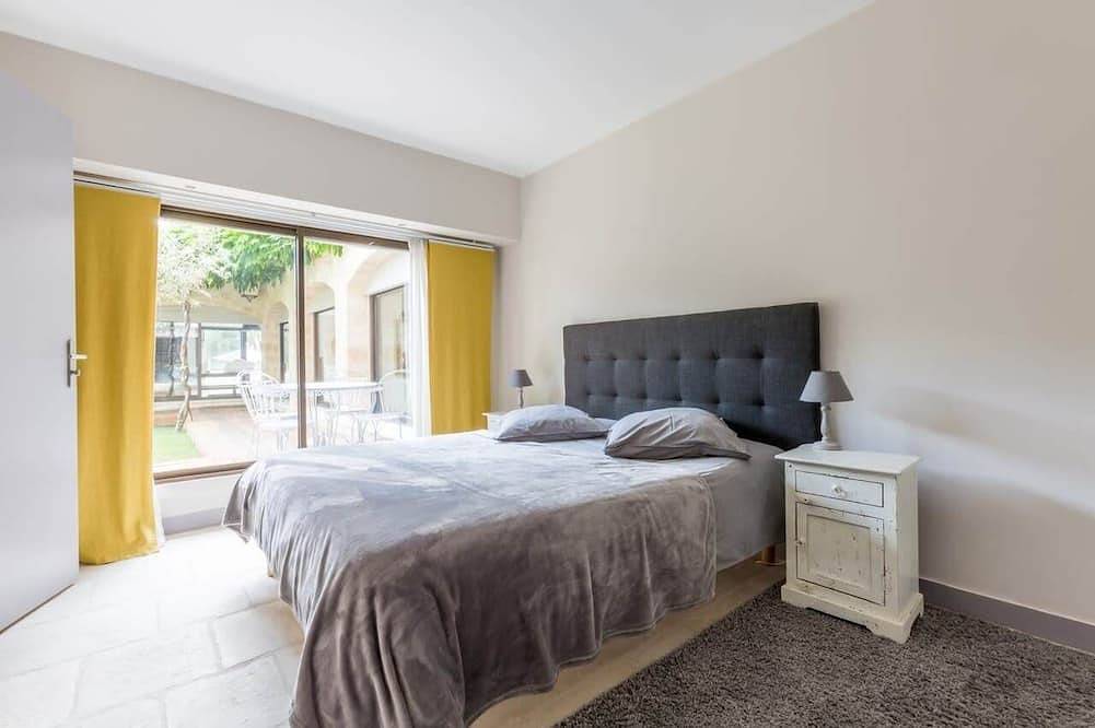 Superb Villa between Aix en Provence and Luberon in Rognes, Aix-en-Provence region