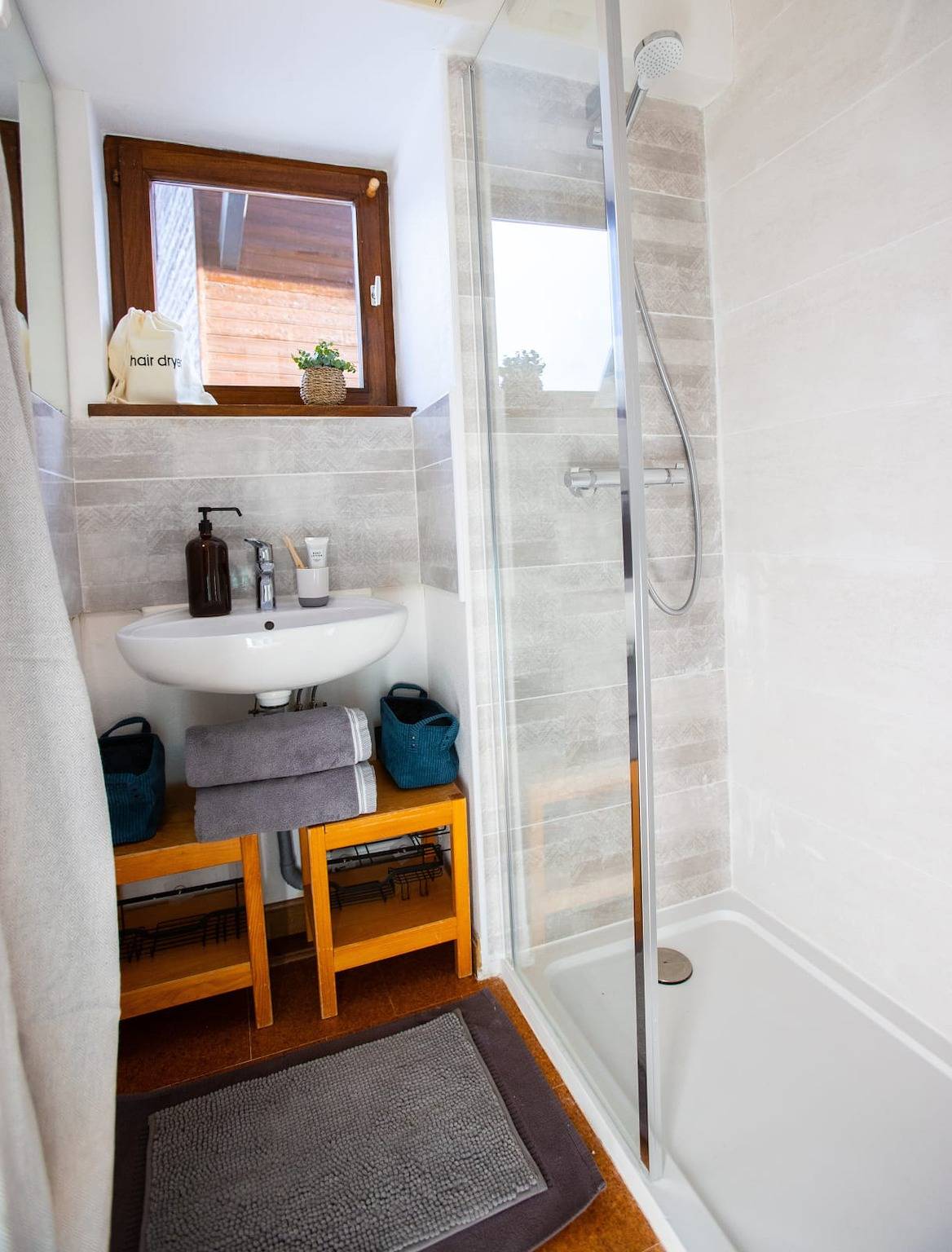 Apartamento vacacional entero, Slow Chalet Tilleuls with mountain view – near ski slopes & hiking 5 pers in Manigod, Región de Annecy