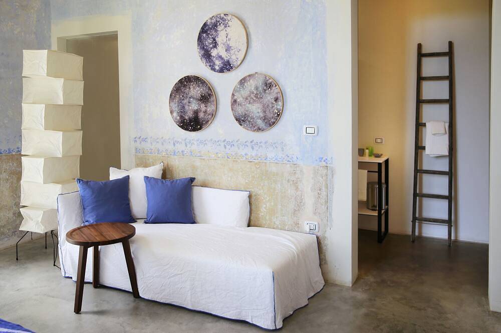 Luxus-Designer-Villa mit Infinity-Pool, herrlicher Aussicht im Herzen Apuliens in Campi Salentina, Lecce Provinz