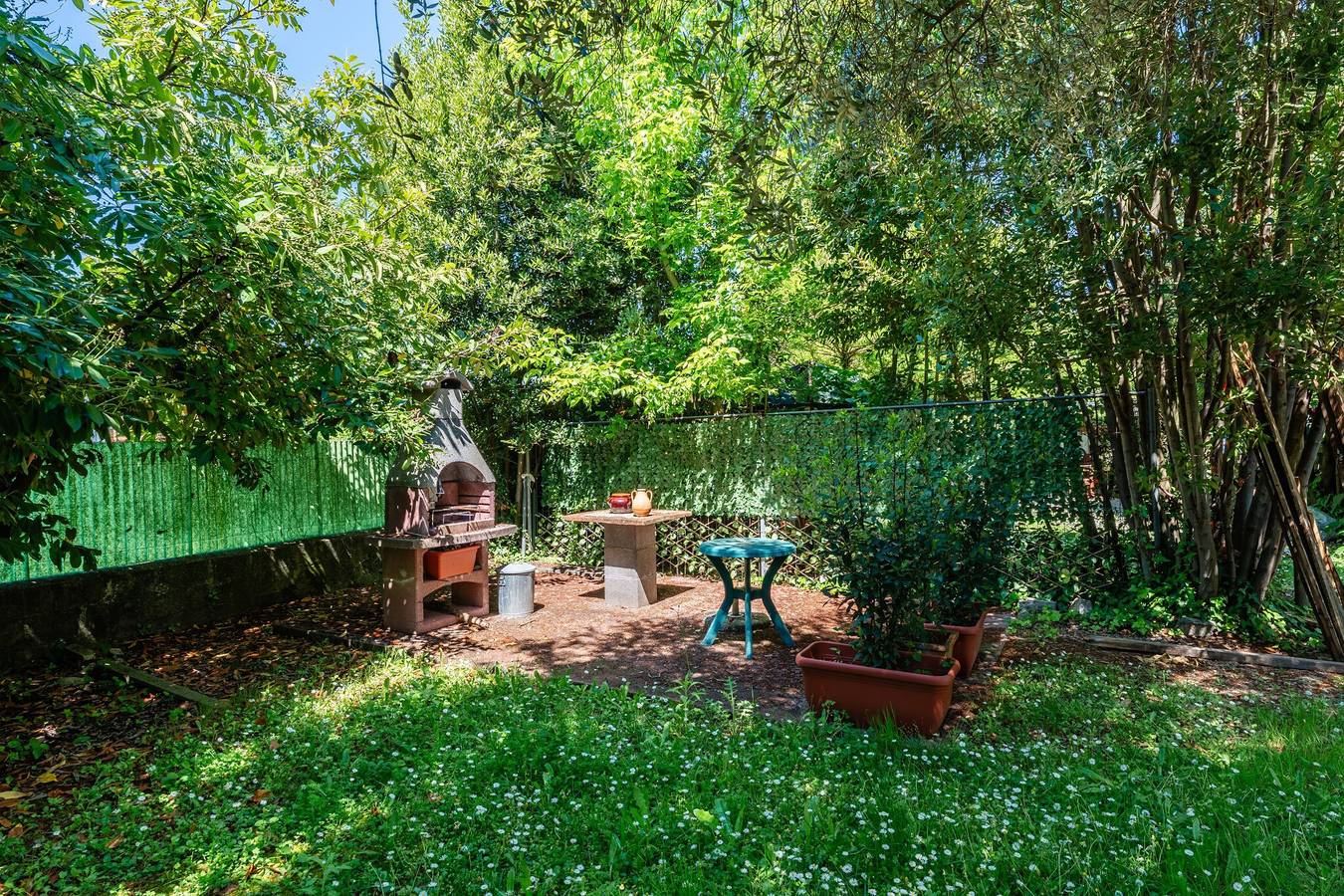 Holiday Home 'Appartamento Paola, 2km from Lucca Walls' with Wi-Fi and Air Conditioning in Lucca, Lucca Province