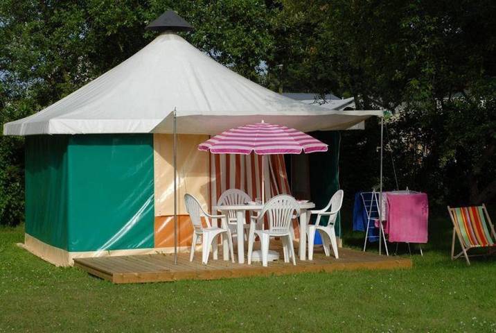 Tente pour 5 personnes, avec jacuzzi et bassin pour enfant dans le Lot - 4