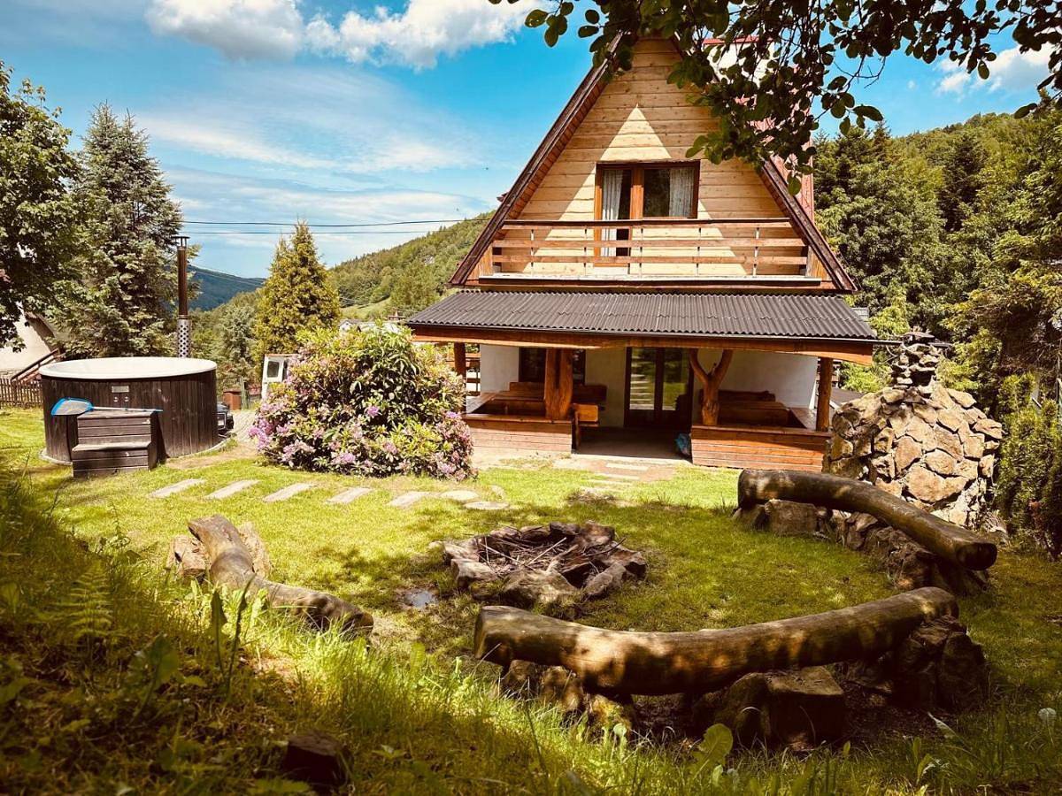 Józka Chata max 15 os sauna jacuzzi in Porąbka, Śląsk