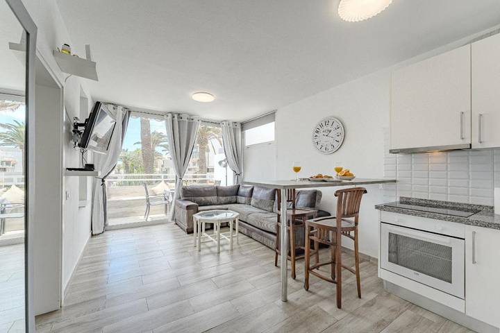 Vakantieappartement voor 4 personen, with zwembad and terras as well as uitzicht in Las Galletas