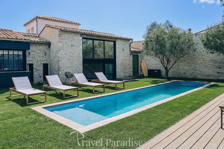 Location de vacances pour 8 personnes, avec jardin et terrasse, animaux acceptés dans Office De Tourisme De Saint Martin En Re
