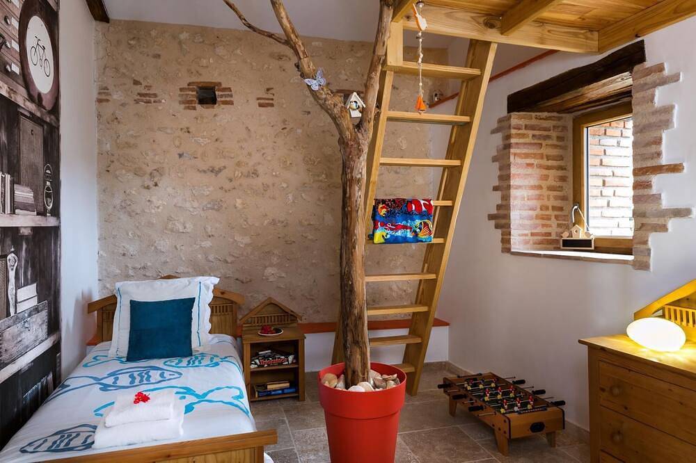 Maison de la Combe charming barn with pool and valley views in Laparade, Región de Marmande