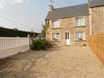 Gîte pour 4 personnes, avec jardin à Besneville