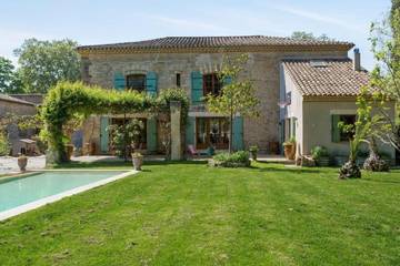Location de vacances pour 16 personnes, avec piscine et jacuzzi à Aimargues