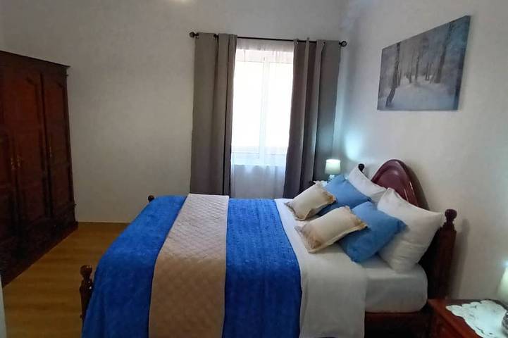 Entire apartment, Magnificent view from terrace overlooking the valley down to the sea in Estreito da Calheta, Madeira