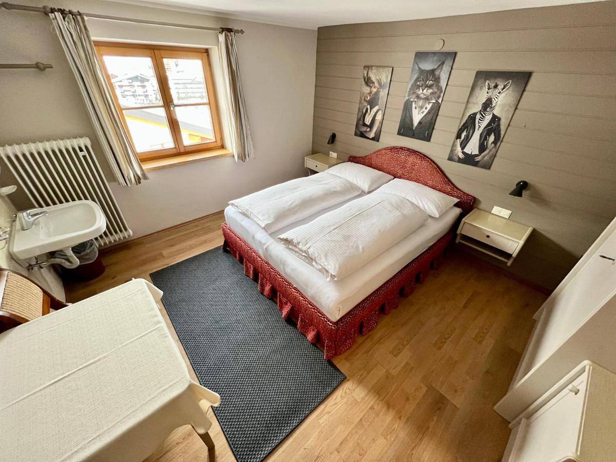 Lech Hostel in Lechtaler Alpen, Lech am Arlberg
