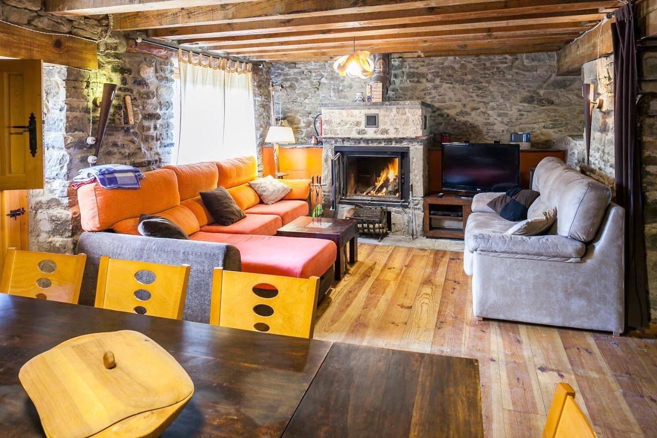 Four-Bedroom House in Sabiñánigo, Pirineo Aragonés