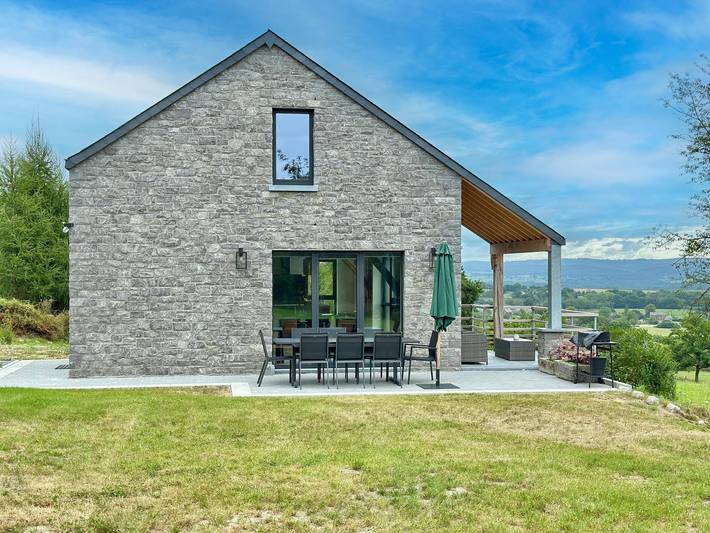 Vakantiehuis voor 6 personen, with Whirlpool and Terras as well as Tuin and Sauna in Durbuy