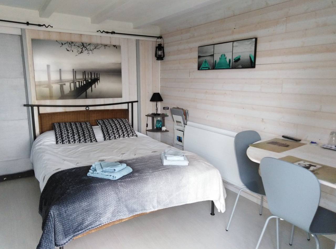 Chalet la Bachole - Chambre Paladru in Charancieu, Région de La Tour-du-Pin