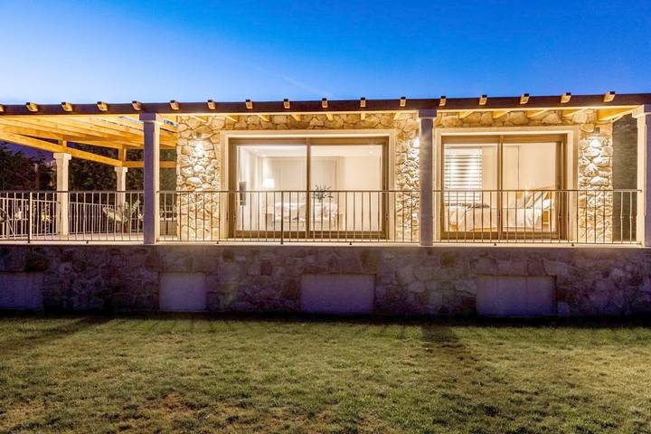 Hotel para 3 personas, con jardín y balcón además de jacuzzi y piscina en Galicia - 3